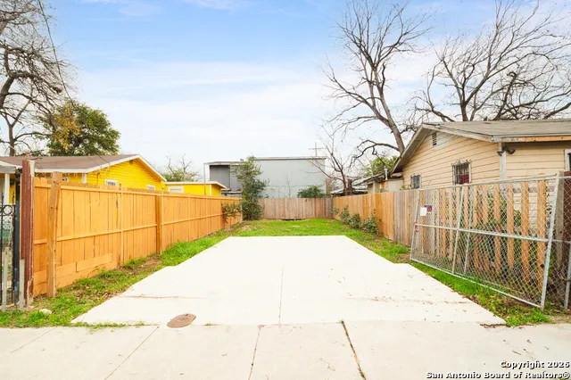 1610 Loma Vista